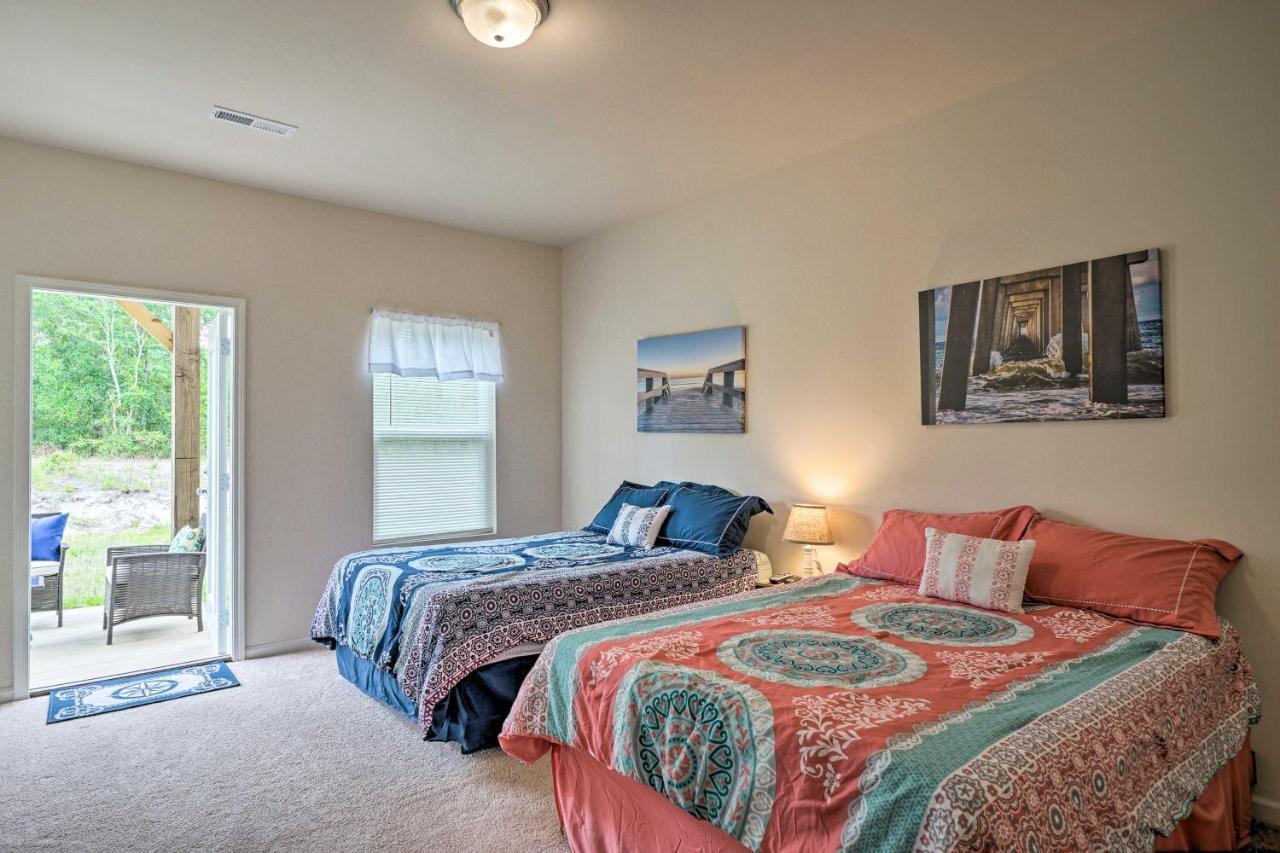 Modern Coastal Condo With Patio 1 Mi To Beaches! Carolina Beach Exterior photo