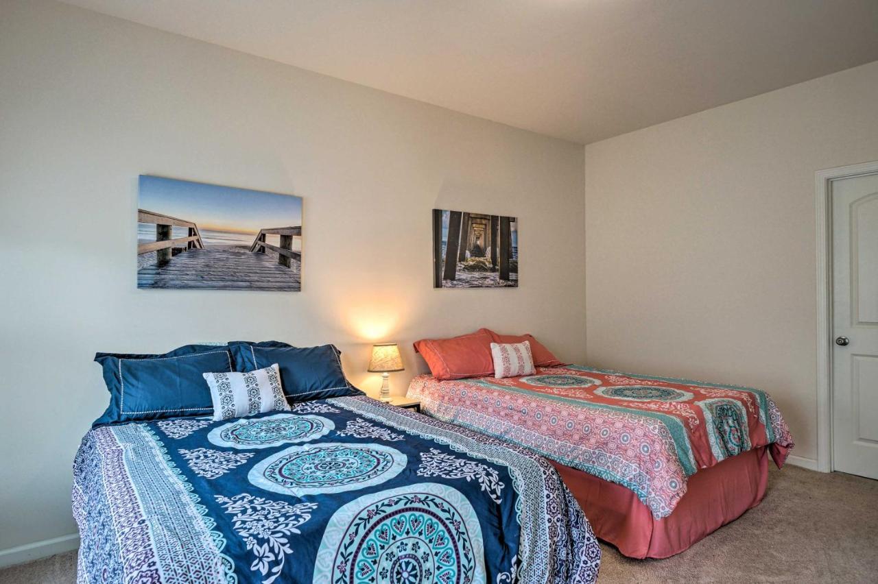 Modern Coastal Condo With Patio 1 Mi To Beaches! Carolina Beach Exterior photo