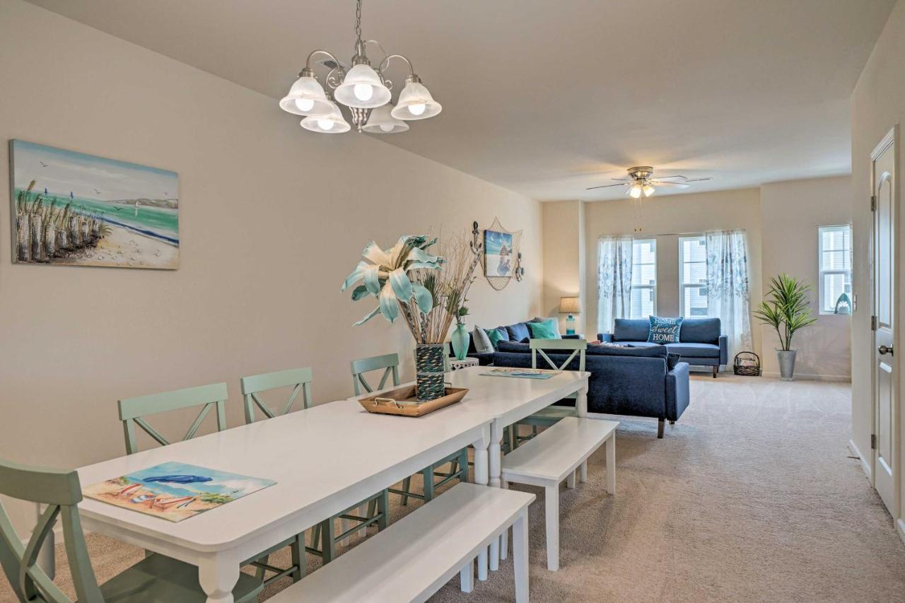 Modern Coastal Condo With Patio 1 Mi To Beaches! Carolina Beach Exterior photo